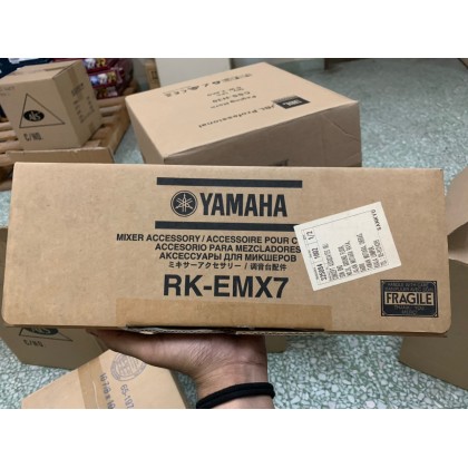 Clearance Stock - Yamaha RK-EMX7 Rack mount kit (B Stock)